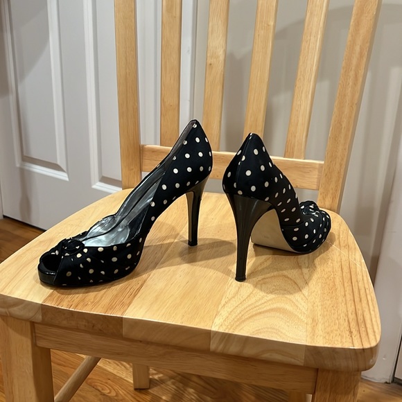 GUESS by Marciano, women’s, 8M, peep toe, 3” heels. Gently used/priced right. - Picture 2 of 3